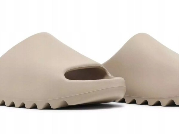 The Best Adidas Slides for Post-Workout&nbsp;Relaxation